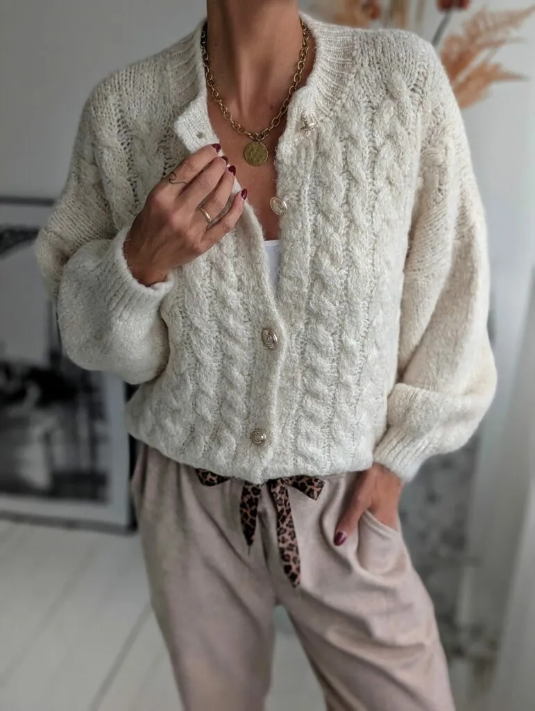 Cardigan mit Zopfmuster HYGGE versch. Farben -SALE