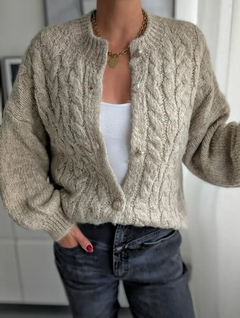 Cardigan mit Zopfmuster HYGGE versch. Farben -SALE