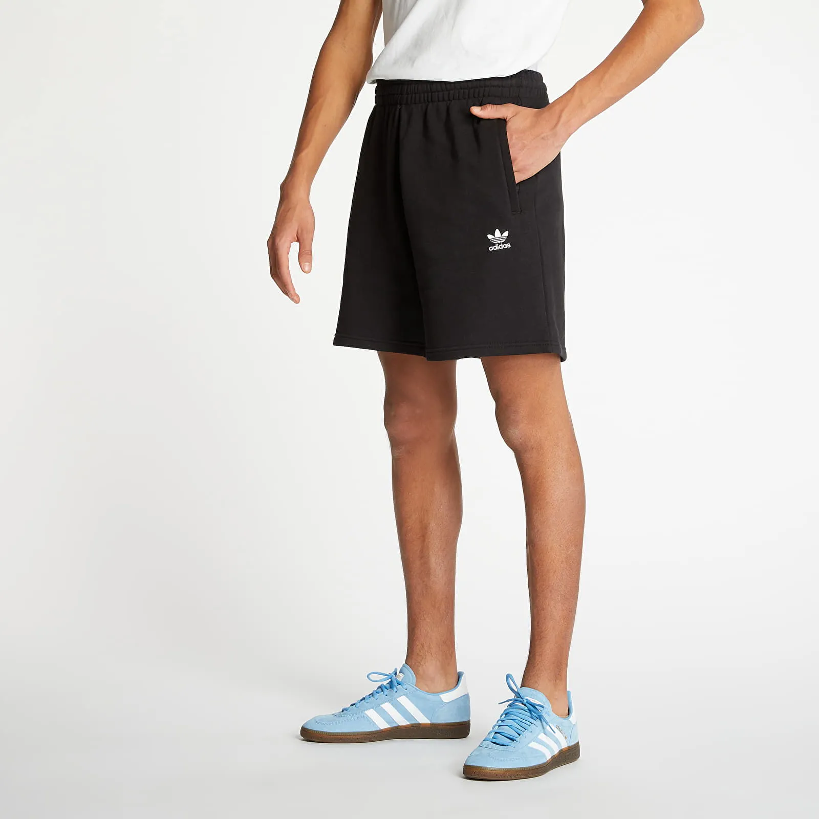 Kurze Hosen adidas Originals Essential Shorts FR7977