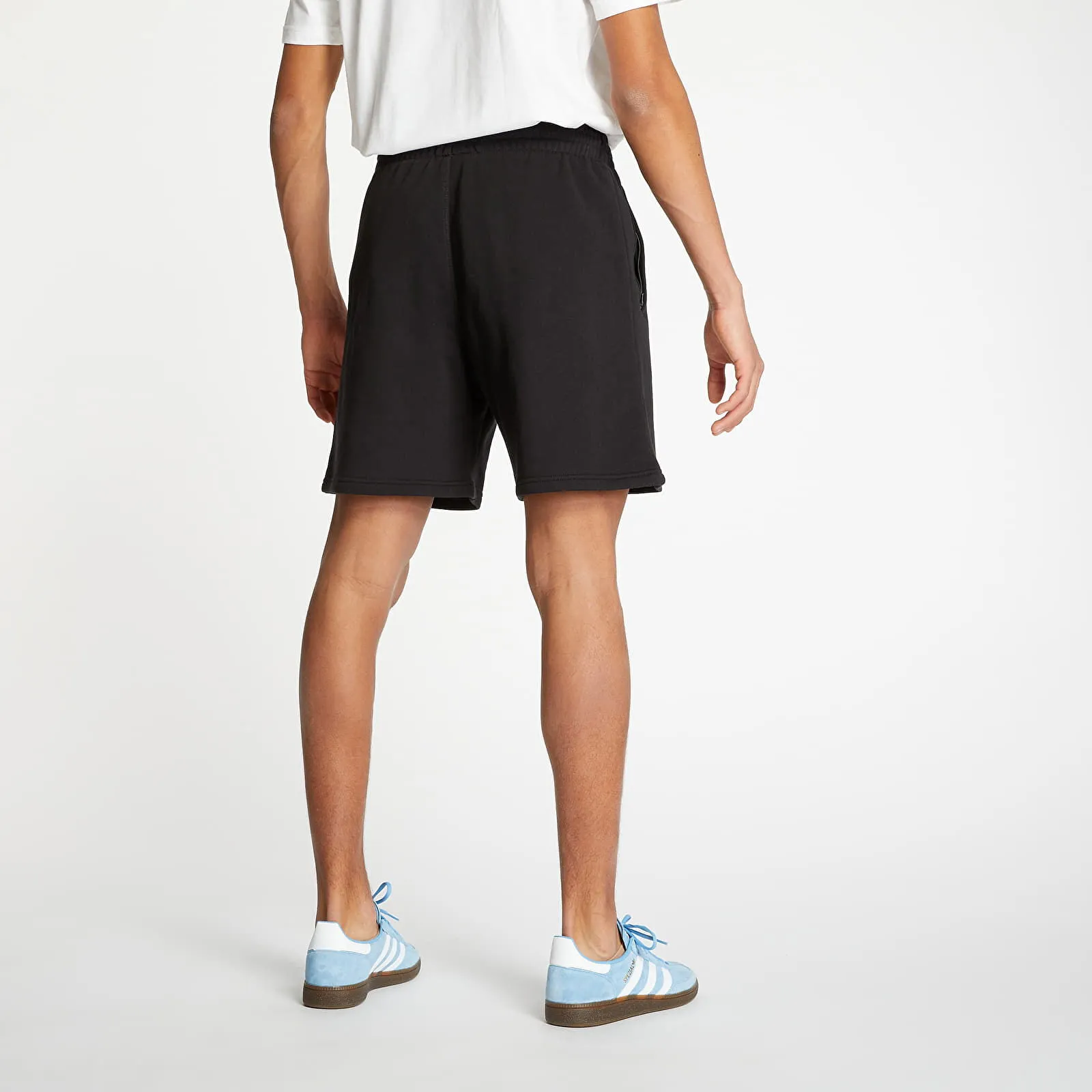 Kurze Hosen adidas Originals Essential Shorts FR7977