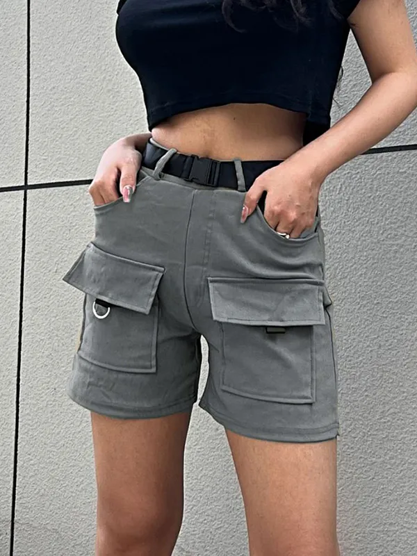 Shorts mit mehreren Taschen und hohem Bund