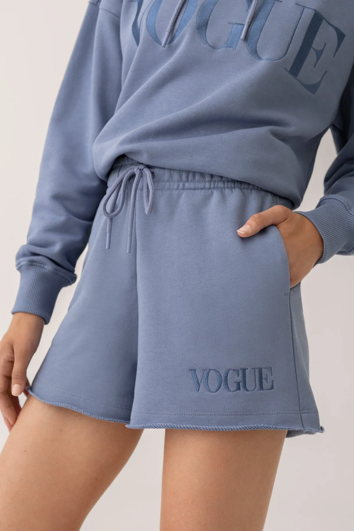 VOGUE Shorts Denim Blue mit Open Edge